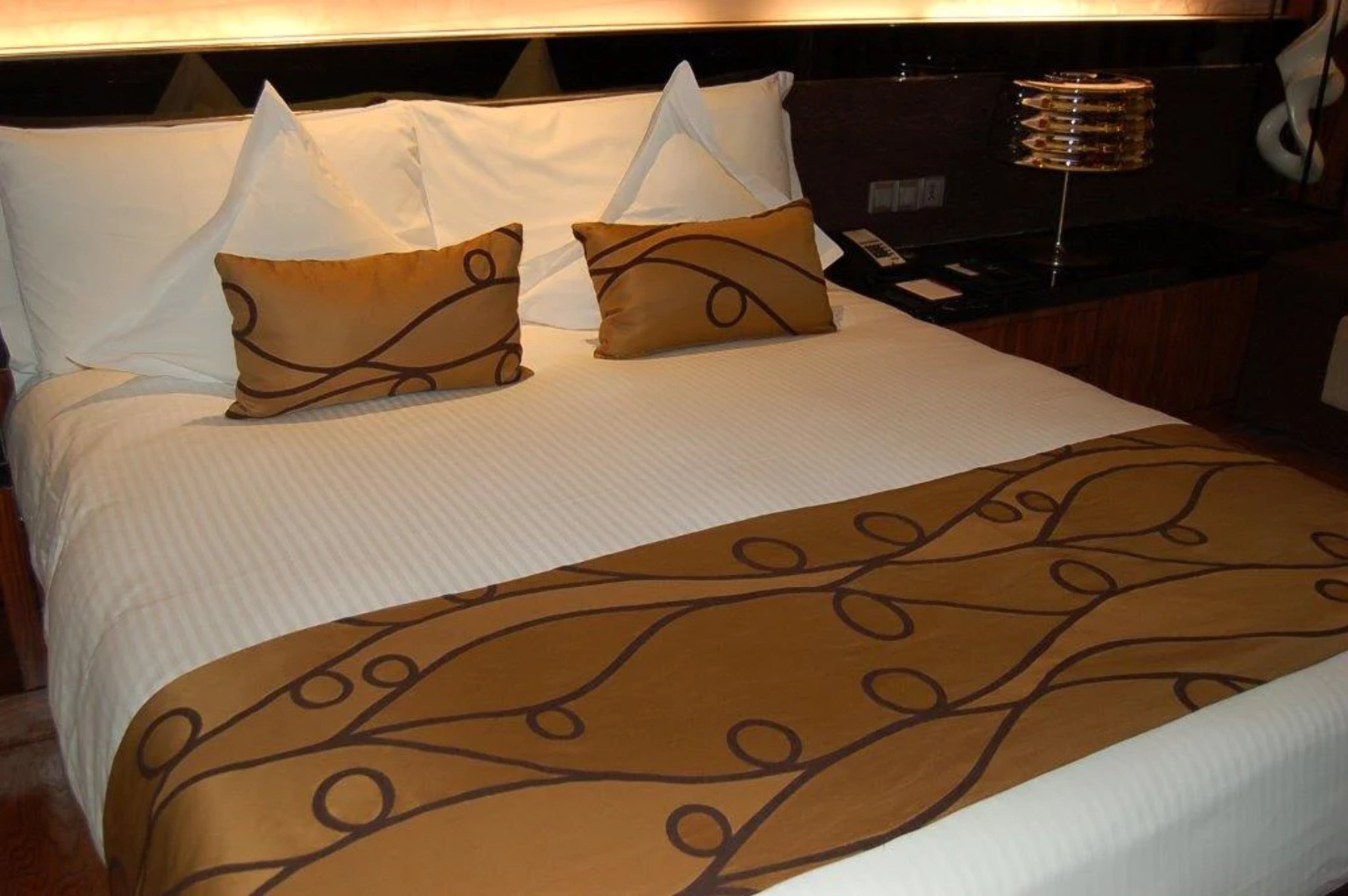 250 Collection 5 MM Satin Stripes Standard Sham 6 PK